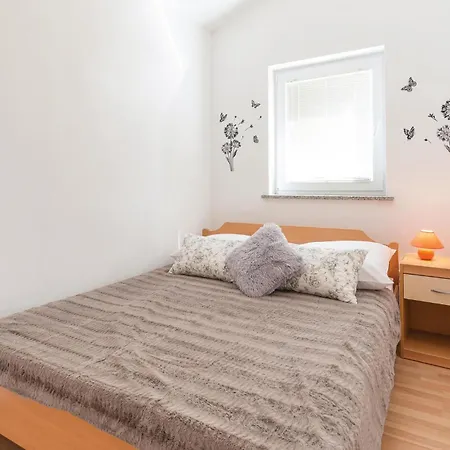 Apartment Stunning In *